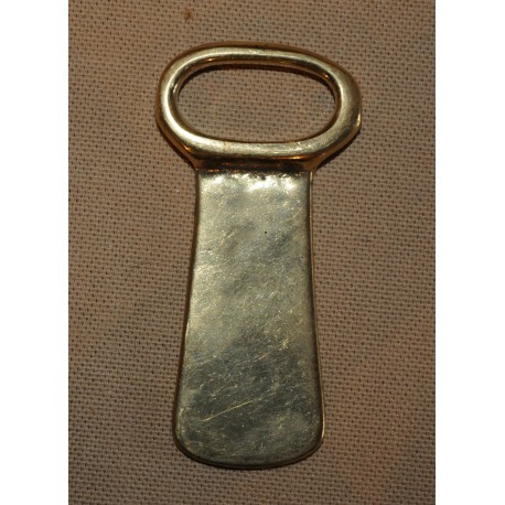 Attache métal pour croupière